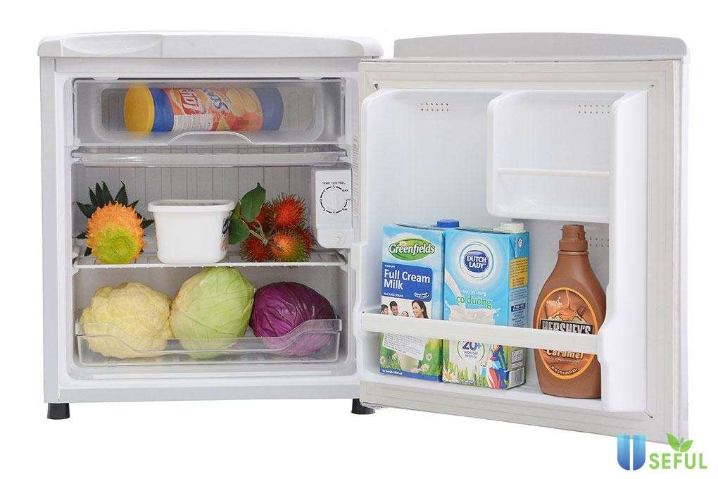 Tủ lạnh có nhiều ngăn chứa thực phẩm rất tiện lợi
