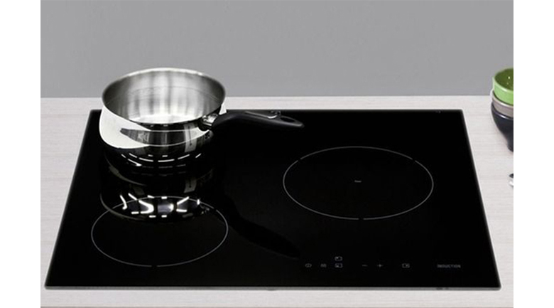  Bếp từ 3 vùng nấu Electrolux 60cm E6203IOK có công suất mạnh mẽ đến 5800W