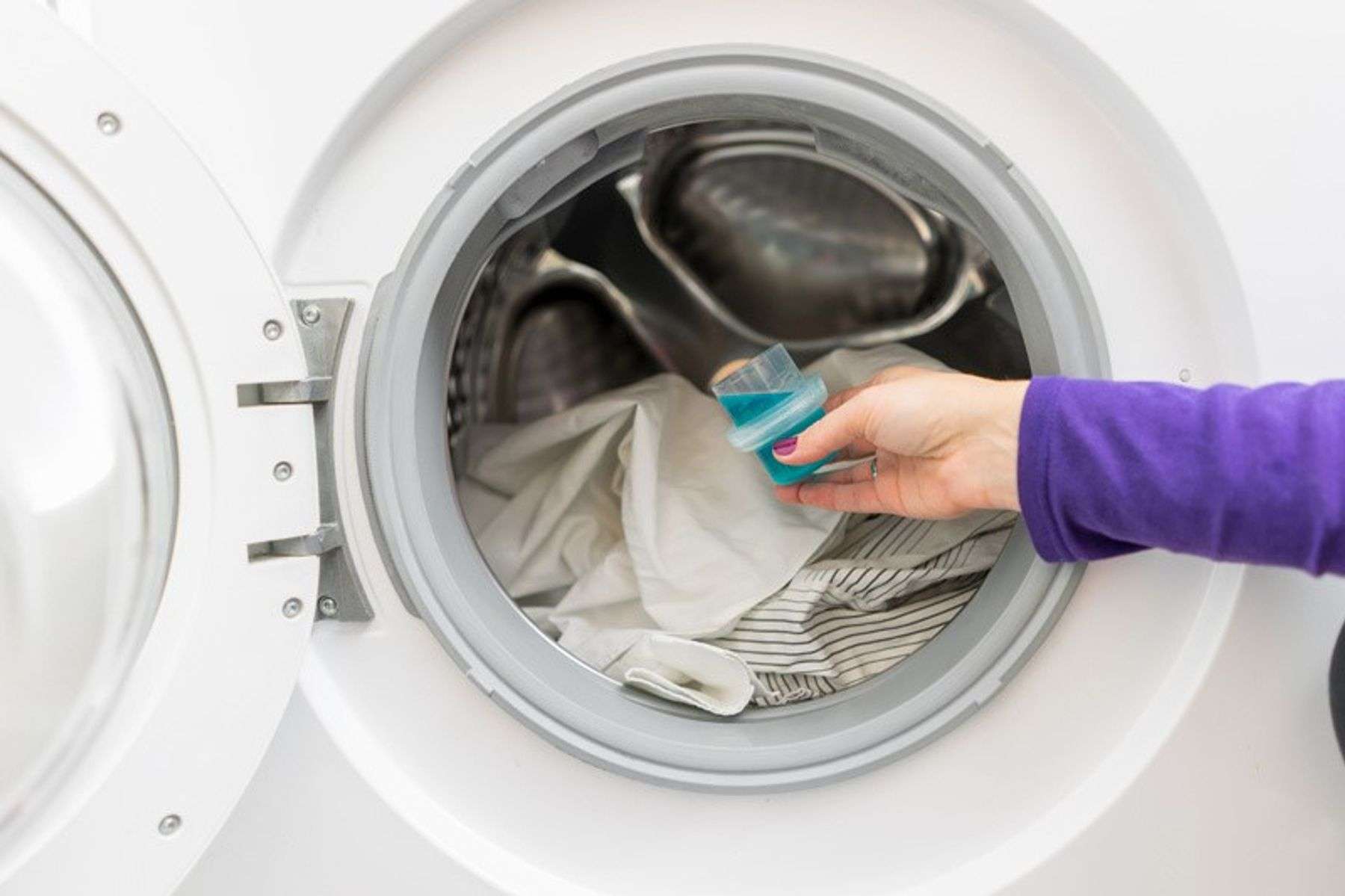Có thể sử dụng chung nước giặt cho 2 loại máy giặt không?