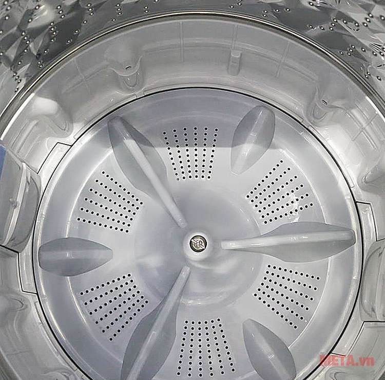 Máy giặt cửa trên 7kg Panasonic NAF70VG7HRV có khả năng quay vắt mạnh mẽ.