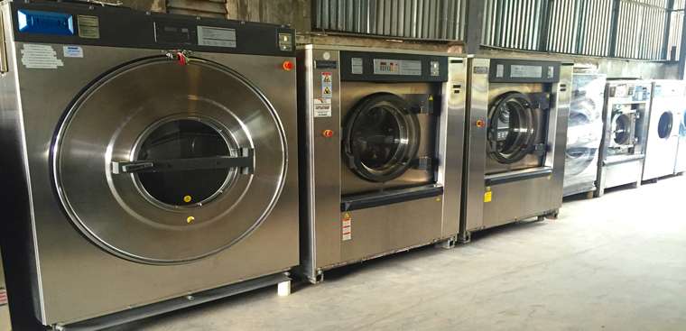 Mua máy giặt công nghiệp khi có nhu cầu giặt khối lượng lớn và thường xuyên