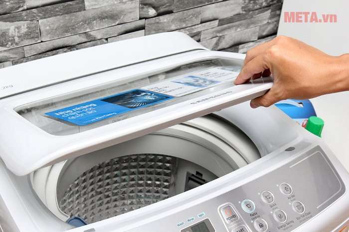 Máy giặt cửa trên 7.2kg Samsung WA72H4200SW thiết kế cửa trên dễ dàng thao tác