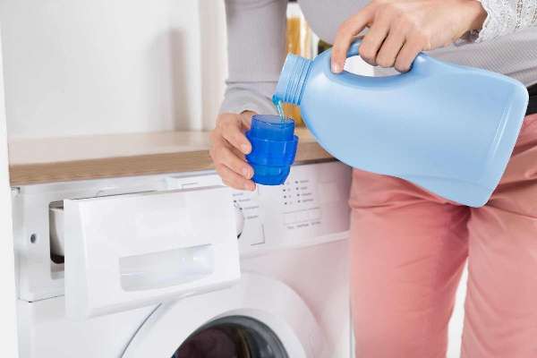 Top 15 loại nước giặt thơm lâu được ưa chuộng nhất hiện nay