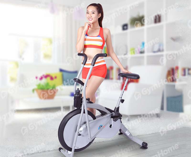 Xe đạp tập thể dục iBike 8.2i dễ dàng để gọn trong mọi không gian sống