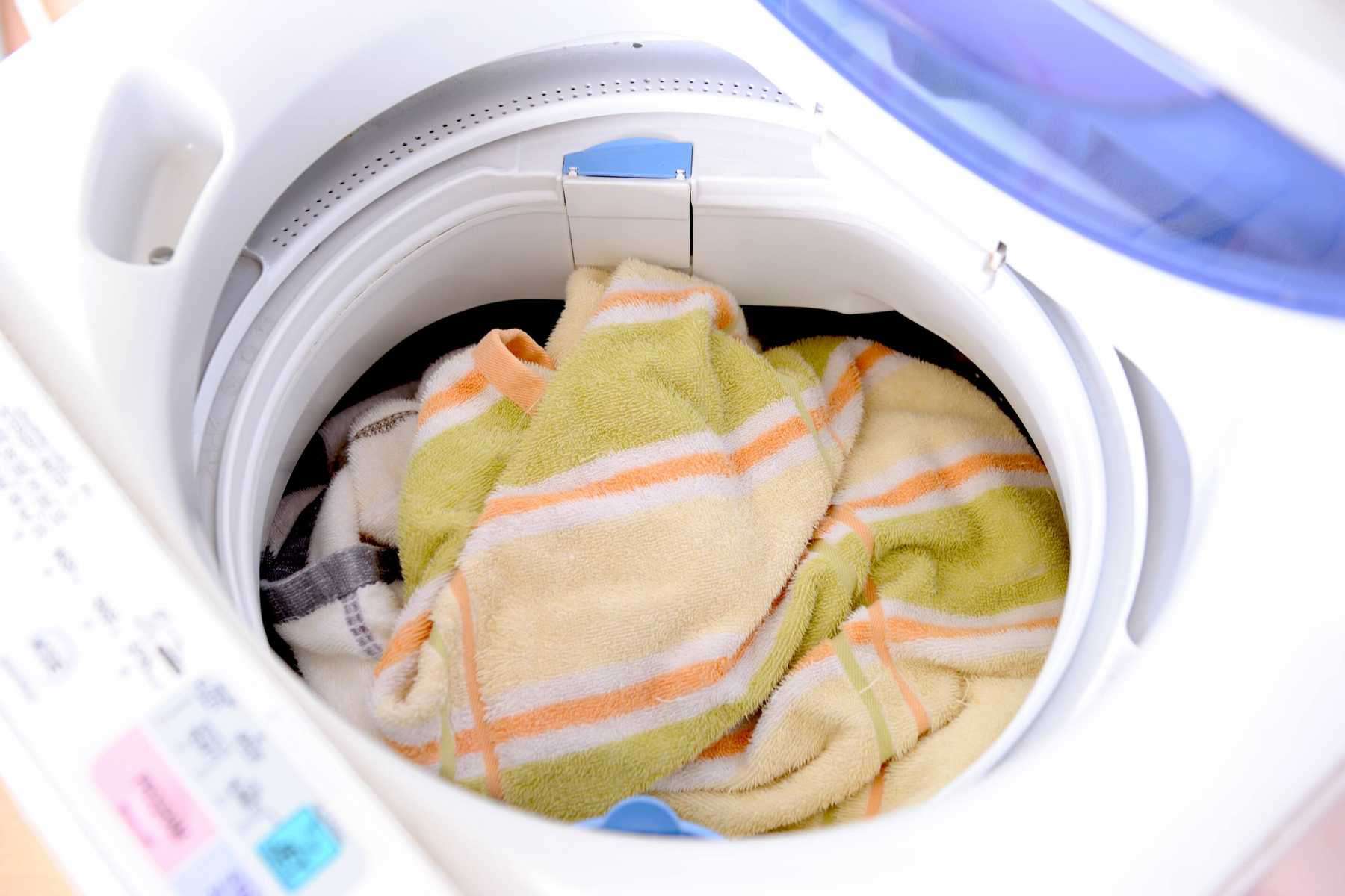 Giặt chăn bằng máy giặt, lợi và hại - Giatlacongnghiep.com