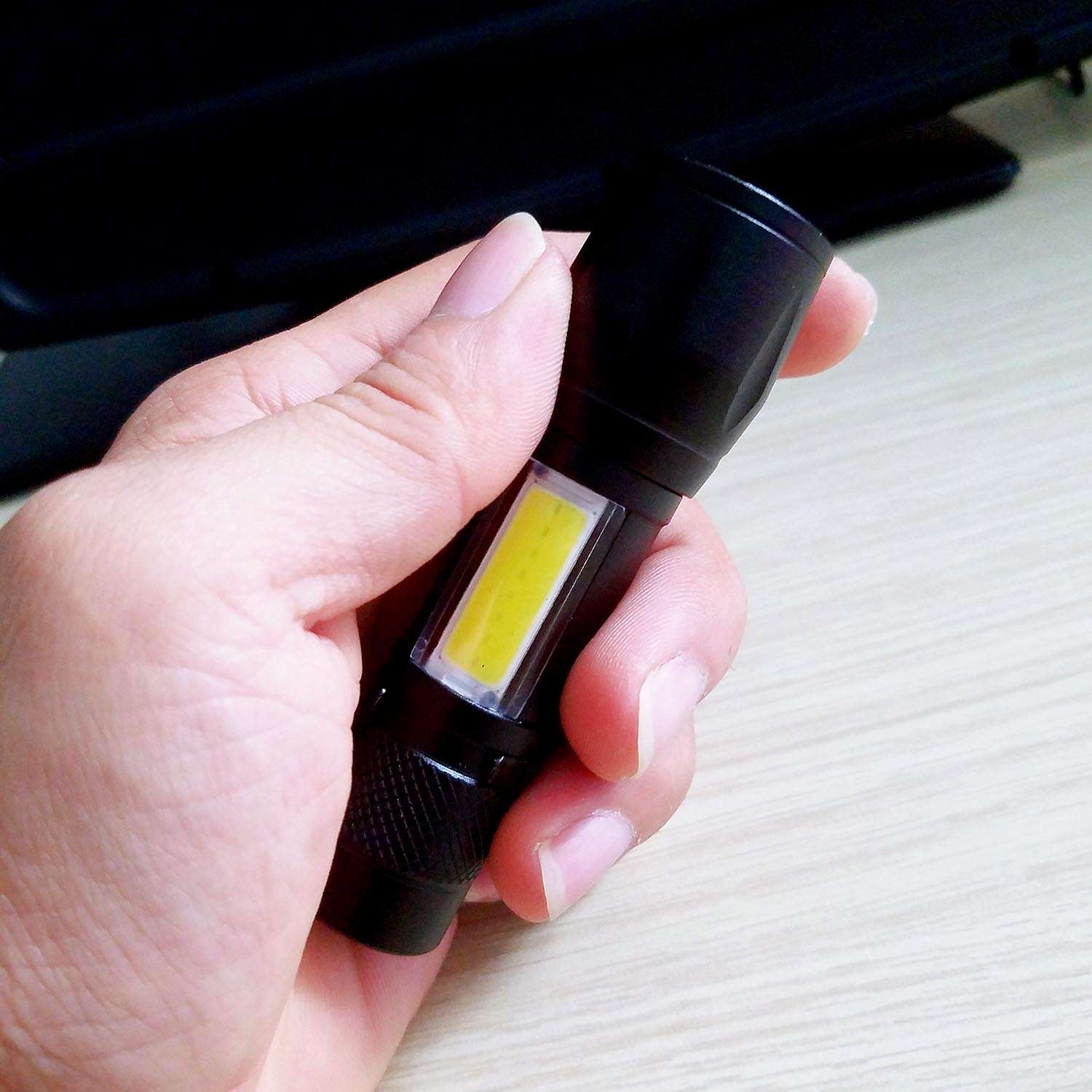 Đèn pin siêu sáng led mini sạc USB H352