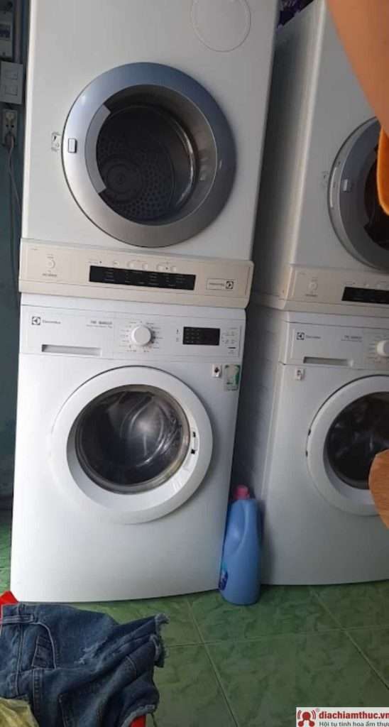 Giặt sấy ủi, sửa quần áo Nam Nguyệt