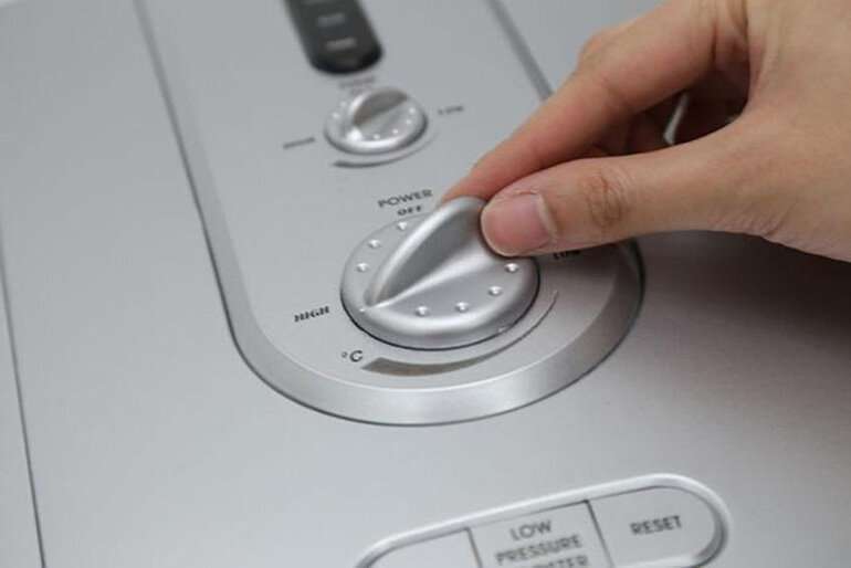 5 cách sửa máy nước nóng trực tiếp mắc lỗi kêu to, không nóng, ELCB