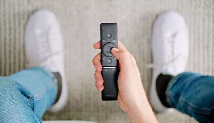 Bước 2: Kiểm tra remote với tivi khác cùng loại