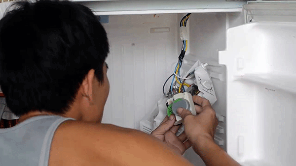 Cách nhận biết rơ le tủ lạnh bị hư hỏng