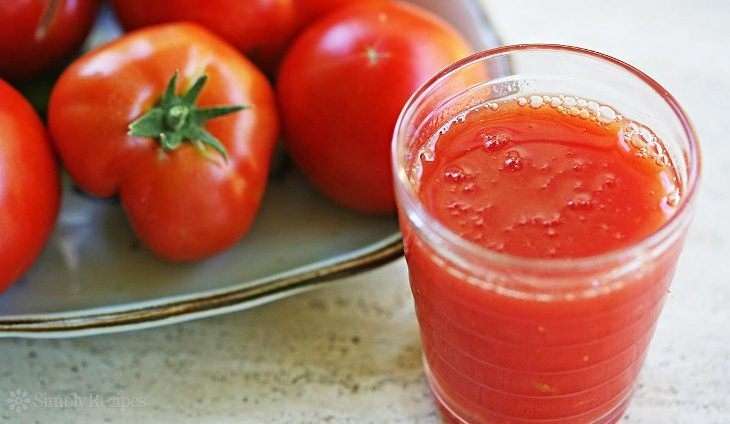Nước ấm và xà phòng có thể trị được vết cà chua