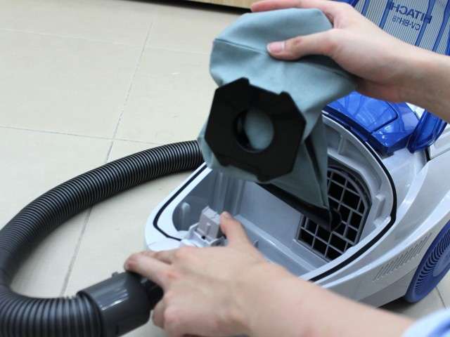Cách vệ sinh máy hút bụi Hitachi cực nhanh, cực sạch giúp máy cực bền