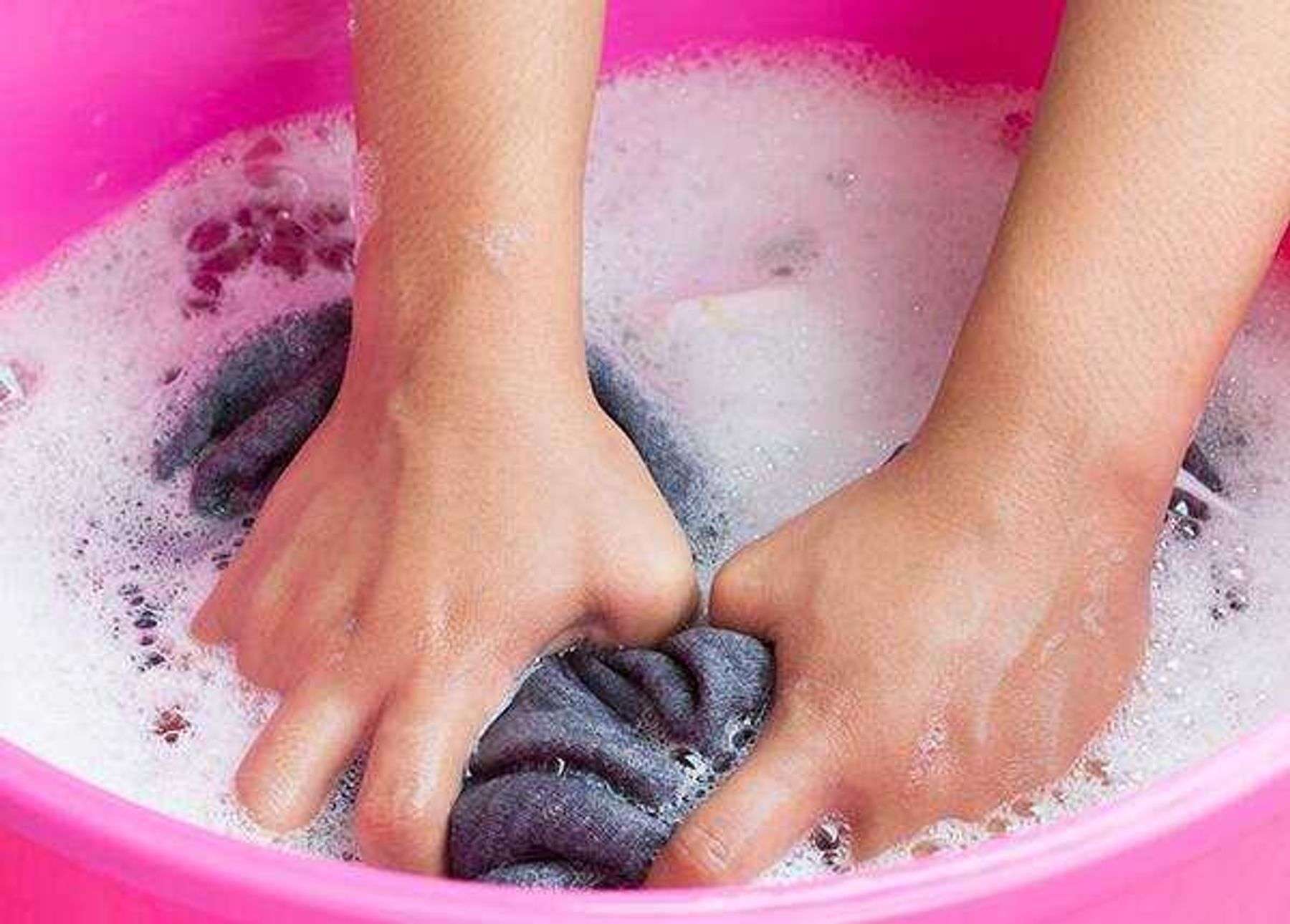 Cách giặt chăn bông bằng tay cực sạch và nhanh chóng