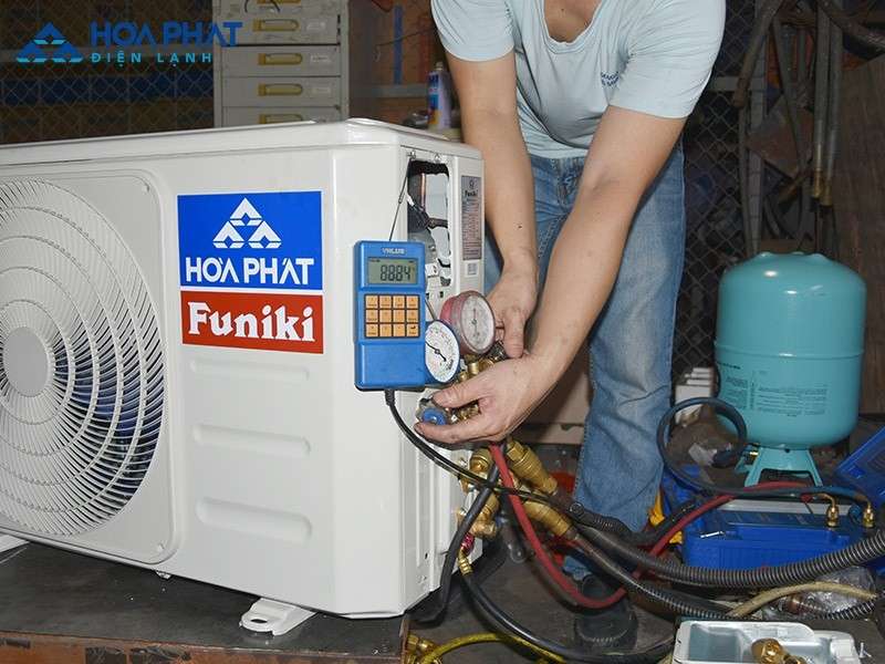 Thiếu gas hoặc rò rỉ gas khiến điều hòa không có hơi lạnh vì không đủ lượng gas cần thiết  để hoạt động