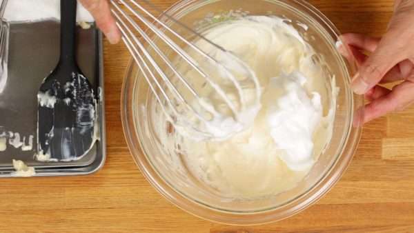 Cách làm Whipping Cream không cần máy đánh trứng
