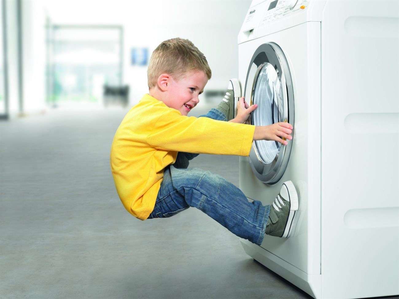 Máy giặt Samsung hoạt động với chức năng Khóa trẻ em