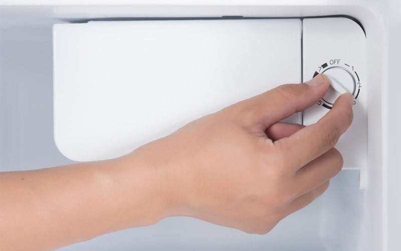 Bạn hãy điều chỉnh nhiệt độ tủ lạnh mới phù hợp
