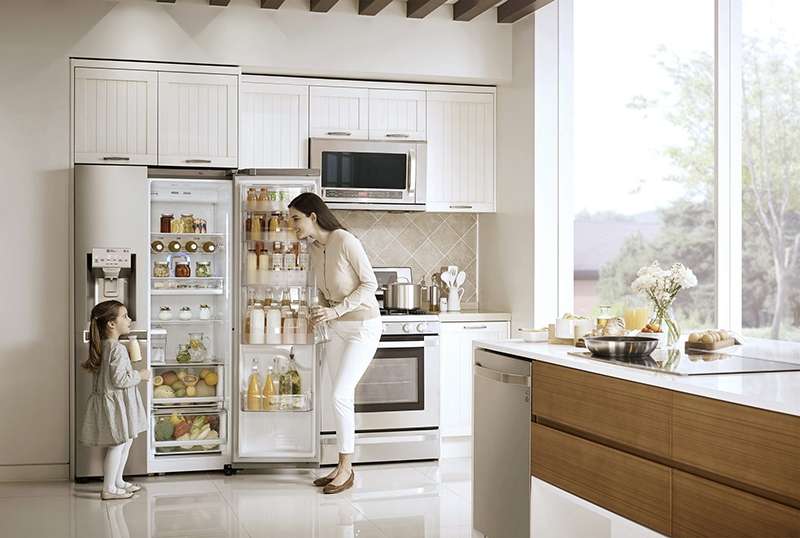 Hướng dẫn sử dụng tủ lạnh Samsung khuyên không nên để đồ ăn bên trong khi cắm tủ lạnh lần đầu