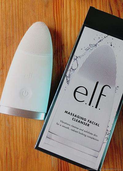 Máy rửa mặt E.L.F Massaging Facial Cleanser có gì đặc biệt so với các loại khác trên thị trường?