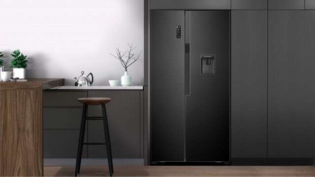 Tủ lạnh side by side Casper Inverter RS-575VBW - 551 lít gây ấn tượng với thiết kế đương đại
