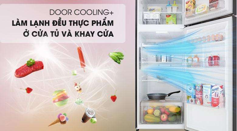 công nghệ DOOR COOLING+ làm lạnh đều thực phẩm ở cửa tủ và khay cửa