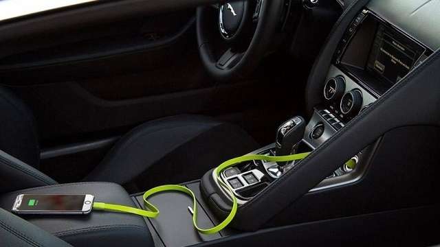 Tẩu sạc ô tô là nơi có nguồn điện mạnh nhất trên xe