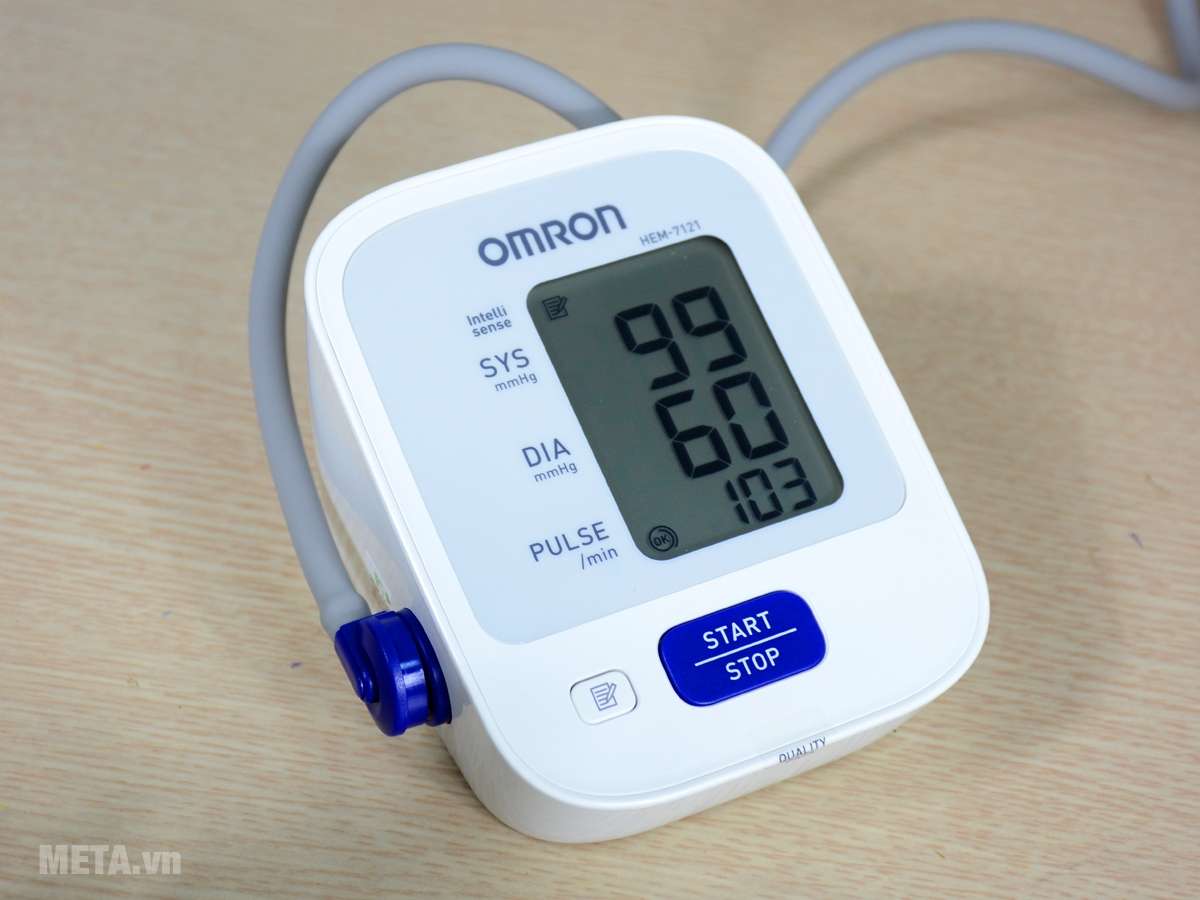 Máy đo huyết áp bắp tay tự động Omron HEM-7121 có màn hình LCD lớn