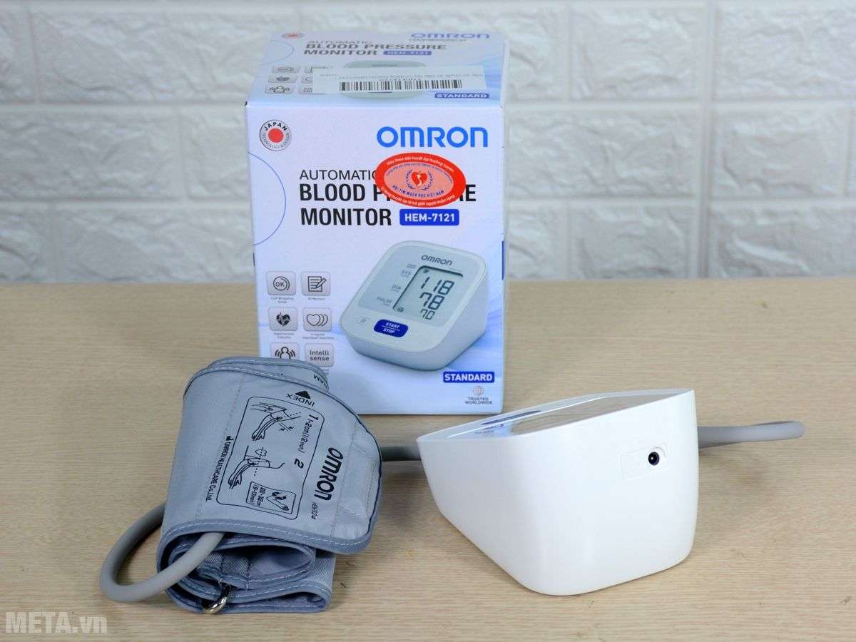 Máy đo huyết áp bắp tay tự động Omron HEM-7121 