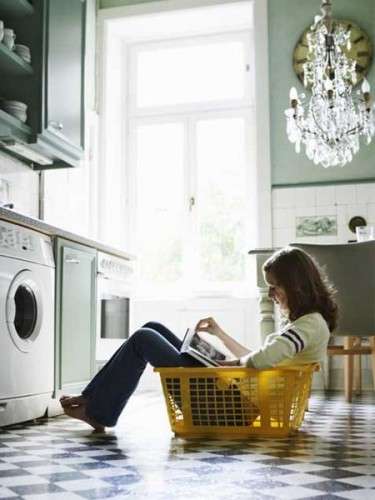 Máy giặt bị lỗi xả nước liên tục – Nguyên nhân và cách khắc phục