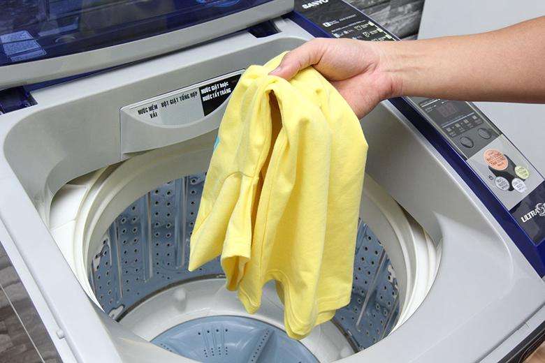 Lồng nghiêng máy giặt vô cùng đặc biệt tạo tác động giặt 3 chiều