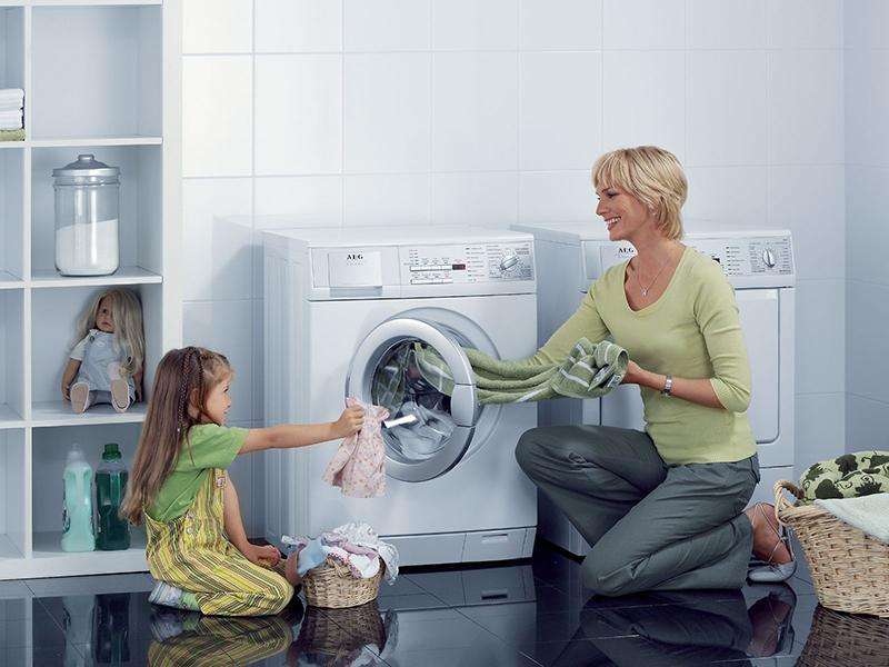 Máy giặt gia đình bạn tốn bao nhiêu nước một lần giặt