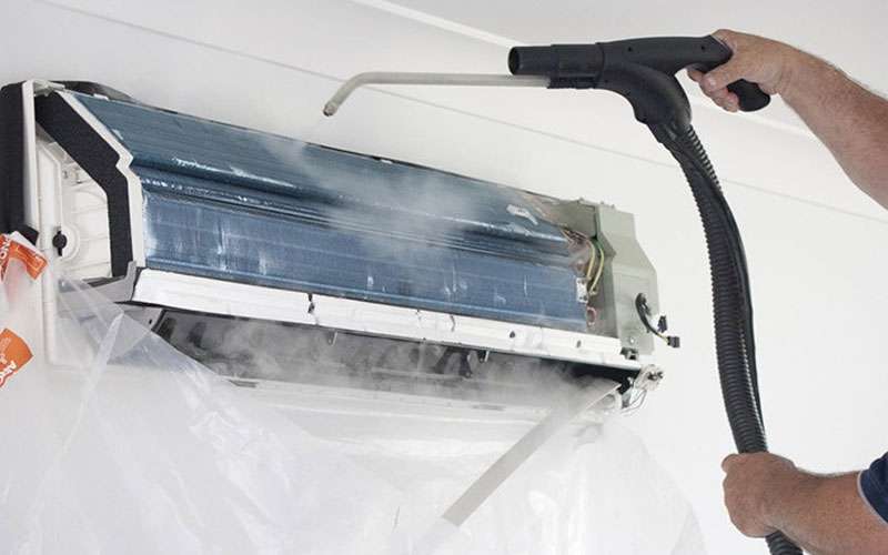 Vệ sinh thường xuyên sẽ giúp máy lạnh hoạt động tối ưu hơn