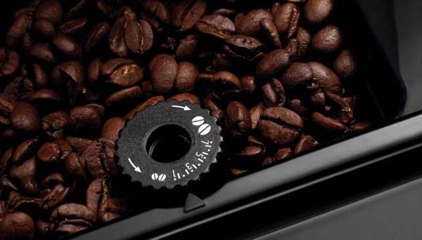 Máy pha cà phê Espresso Delonghi Esam 4000.B tích hợp công nghệ xay