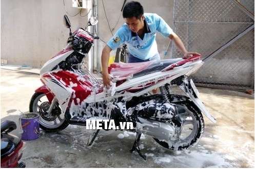 Máy rửa xe V-JET VJ 120 - Máy rửa xe gia đình có khả năng tự hút nước