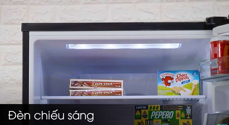 Đánh giá chi tiết tủ lạnh Panasonic NR-BC360QKVN - Đèn