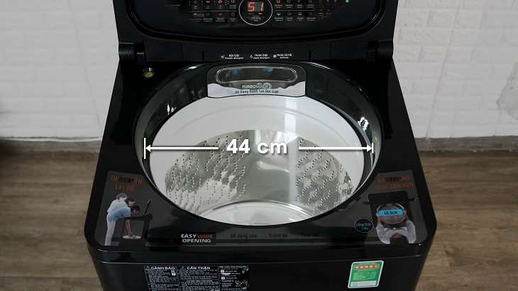 Lồng giặt của Panasonic Inverter NA-FD10VR1BV có đường kính lớn 44cm