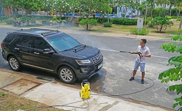 Dụng cụ rửa xe ô tô tại nhà bạn cần phải chuẩn bị đủ!