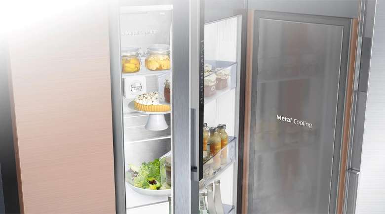 Duy trì ổn định nhiệt độ tủ lạnh tốt hơn với tấm chắn nhiệt Metal Cooling - Tủ lạnh Samsung Inverter 617 lít RS64R5101SL/SV Mẫu 2019