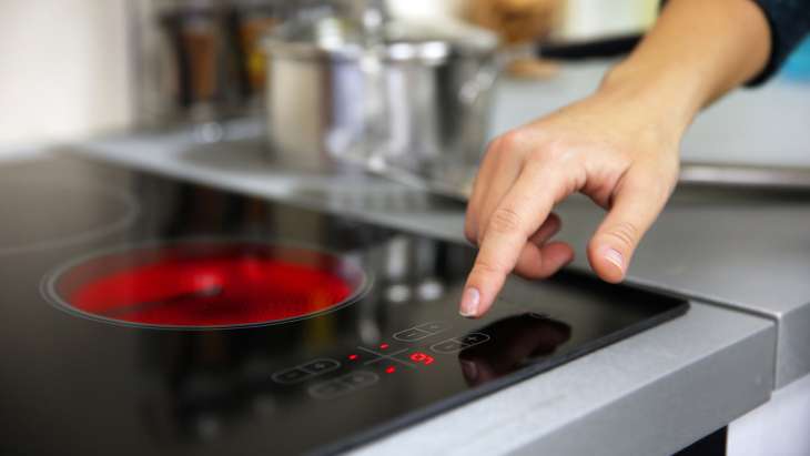 Dùng bếp từ hay bếp hồng ngoại là tốt, an toàn và tiết kiệm hơn?