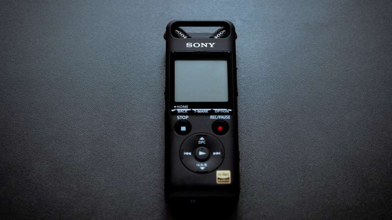 Máy ghi âm kỹ thuật số Sony