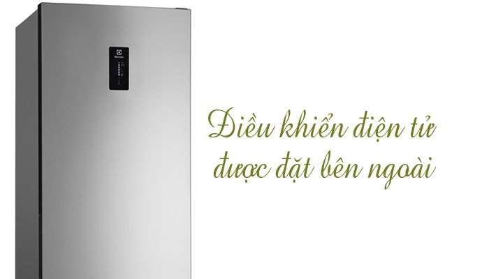 Bảng điều khiển trên tủ lạnh giúp việc sử dụng các tính năng diễn ra thuận tiện hơn