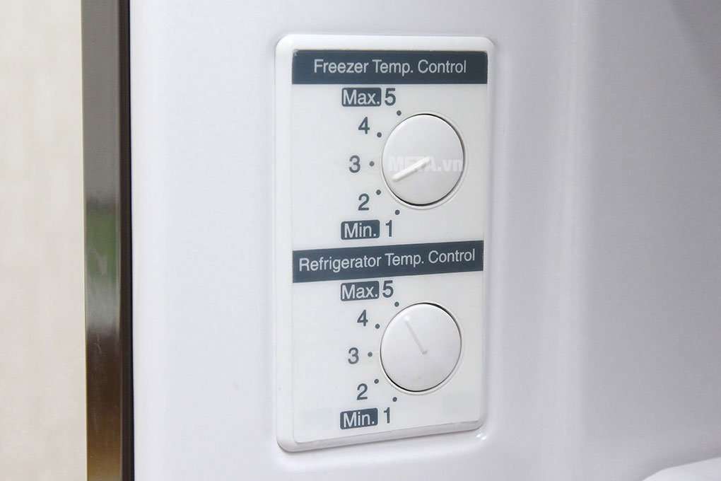 Tủ lạnh 2 cánh 395 lít Hitachi R-VG470PGV3 có thể điều chỉnh dễ dàng