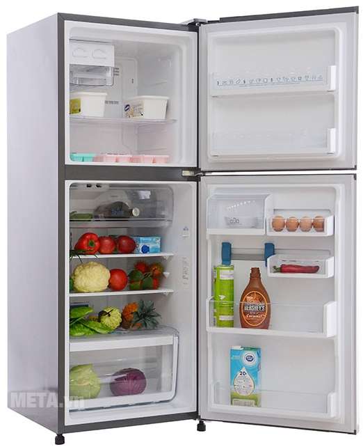 Tủ lạnh 230 lít Electrolux ETB2302PE-RVN với dung tích tủ lớn.