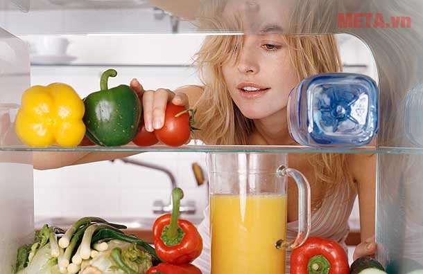 Bảo quản thực phẩm tốt hơn với tủ lạnh mini 68lít Midea HS-90LN.