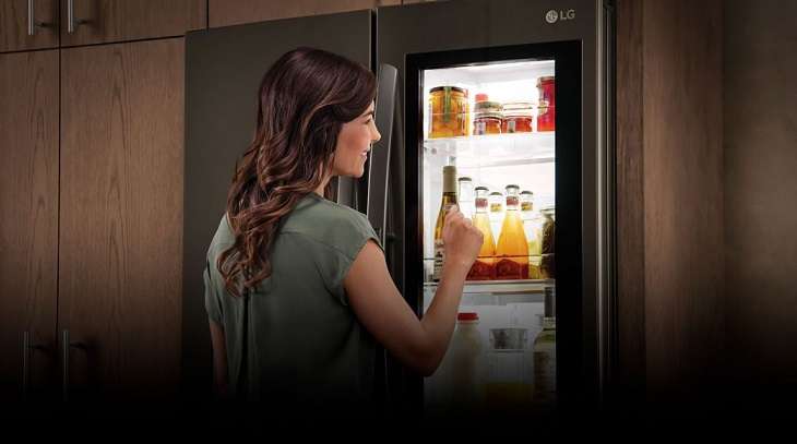 Tủ lạnh LG Smart InstaView Door-in-Door giúp người dùng vừa làm bếp, vừa thư giãn