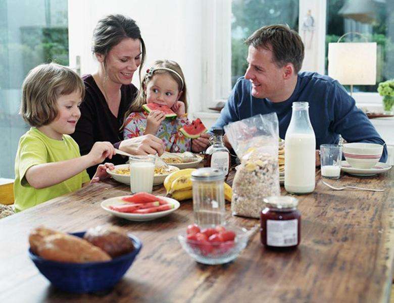 Tủ lạnh cung cấp nguồn thực phẩm cho tất cả thành viên trong gia đình bạn