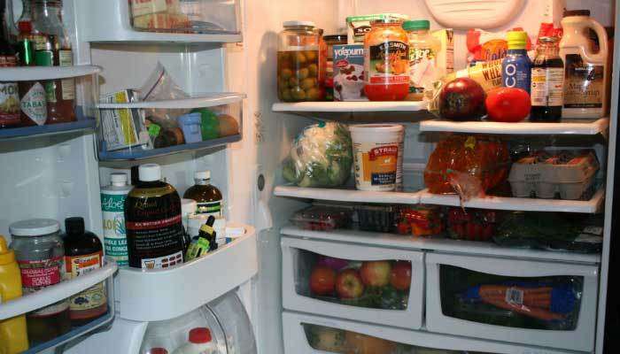 Tủ lạnh sẽ bị "đuối sức" không thể làm đá được nếu bạn chứa quá nhiều thức ăn