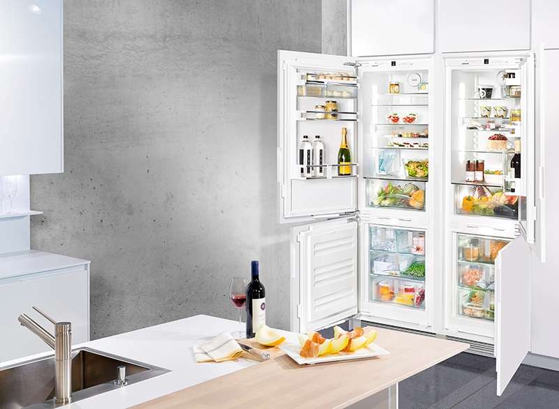 Đặt tủ ở gần bếp lò sẽ khiến cho tủ lạnh bị nóng thường xuyên
