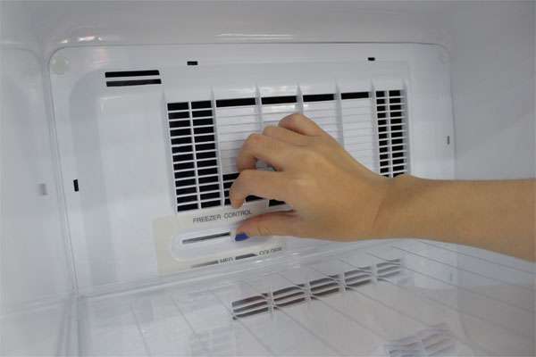 Vì sao tủ lạnh panasonic kêu to và cách khắc phục