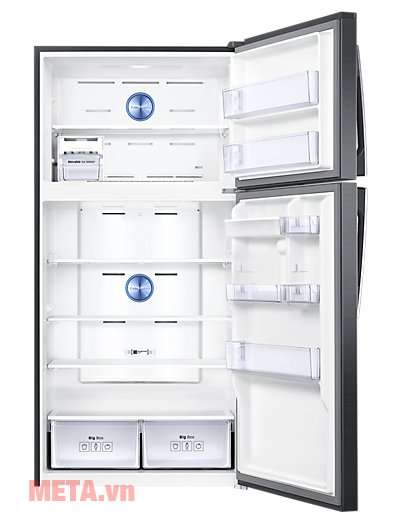 Mở cửa tủ lạnh 180 lít Sharp SJ-18VF2-BS để mùi nhựa thoát ra ngoài